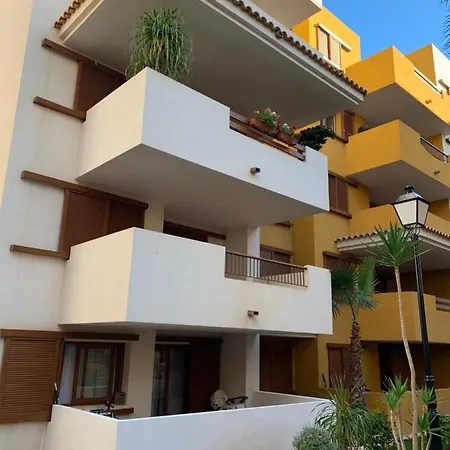 Punta Prima 1 Room In Shared Apartment And Breakfast بيت ضيافة تورّيفيِخا